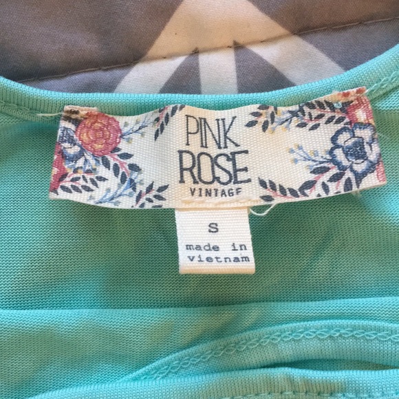 Adorable aqua tank top - Picture 3 of 3